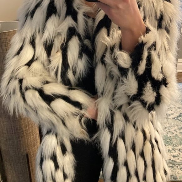 Mid lenght faux fur Jacket - Picture 3 of 11